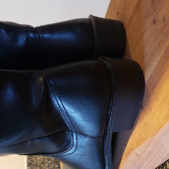 St John's Bay Boot - Picture 8 of 15